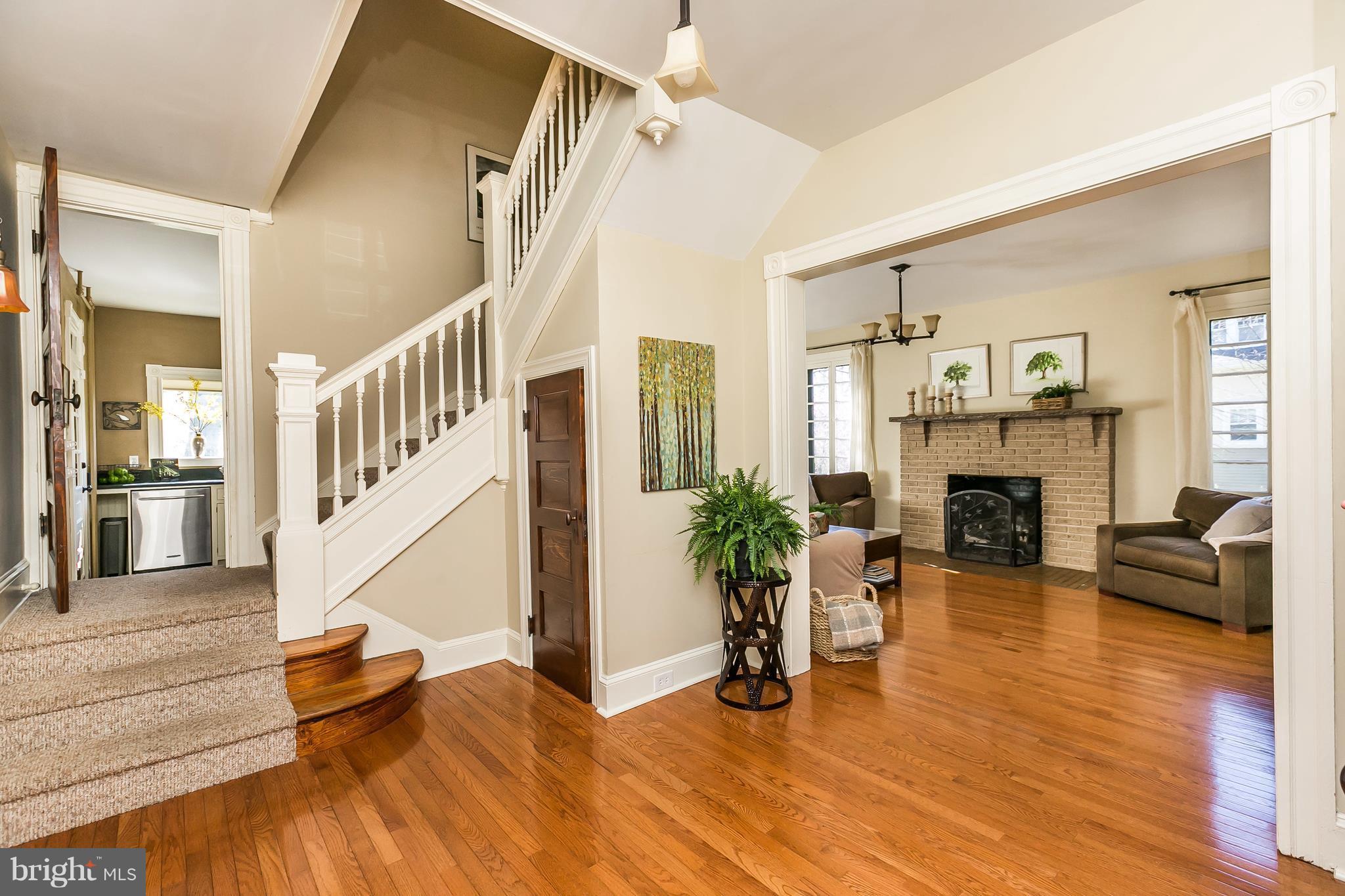 9 Dutton Avenue Baltimore, MD 21228 - Photo 4 of 30 Large inviting Foyer, opens to LR & DR