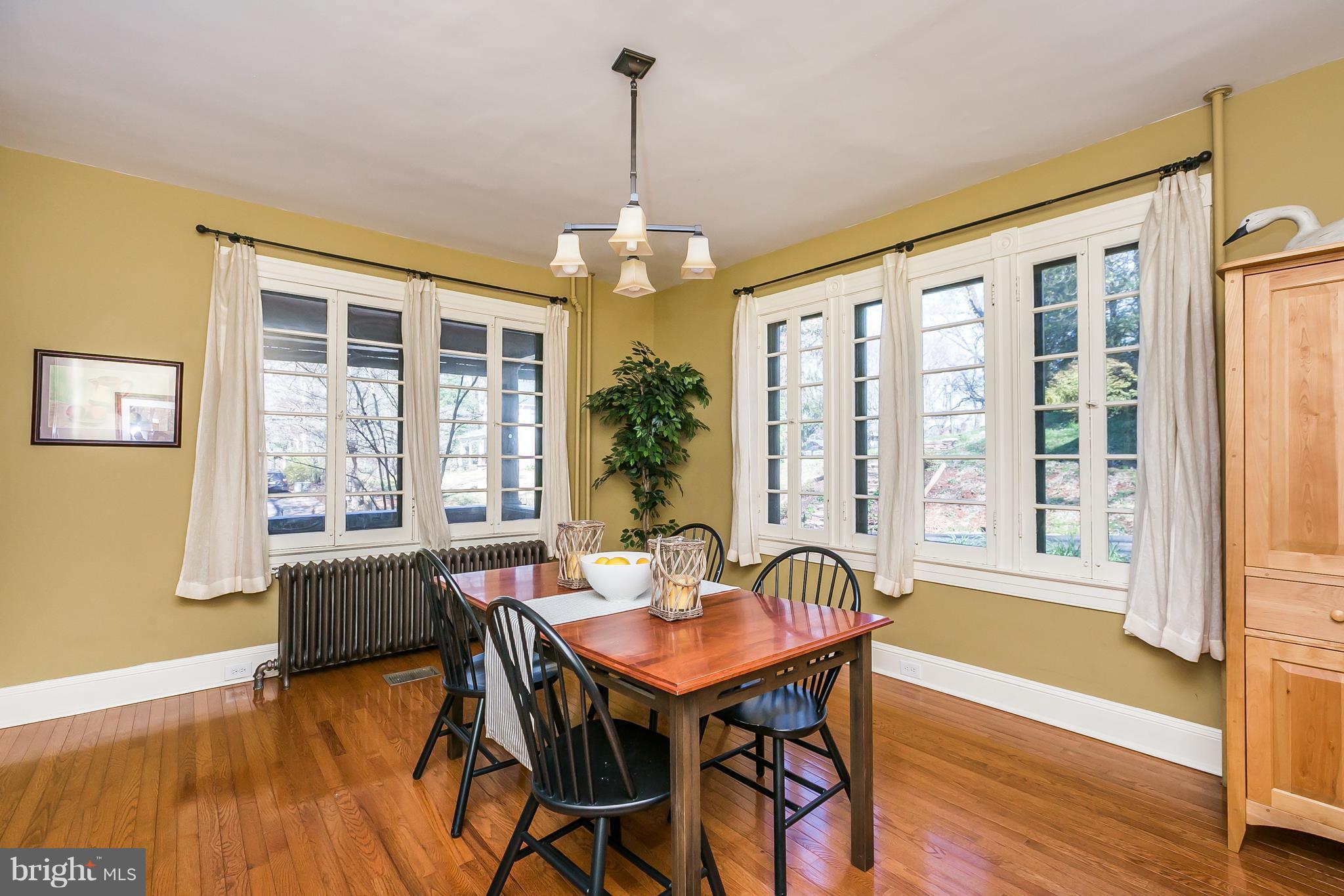 9 Dutton Avenue Baltimore, MD 21228 - Photo 9 of 30 Spacious light filled Dining Room