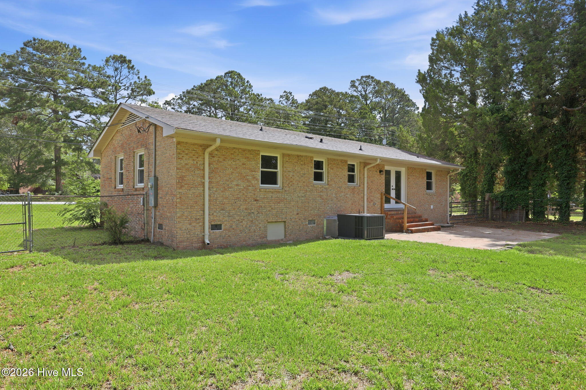 1040 Broad Creek Road New Bern, NC 28560 - Photo 34 of 47 Rear of Home