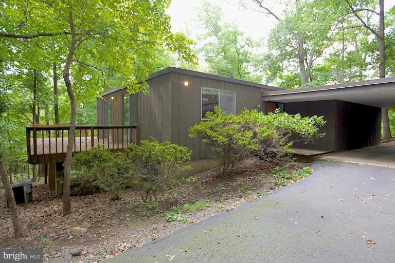 8808 Brook Road McLean, VA 22102 - Photo 15 of 29 Exterior (Front)