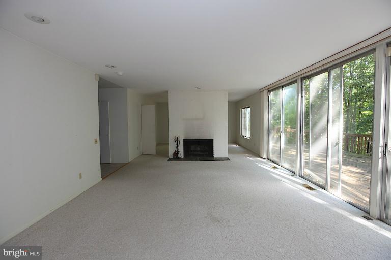 8808 Brook Road McLean, VA 22102 - Photo 17 of 29 Living Room