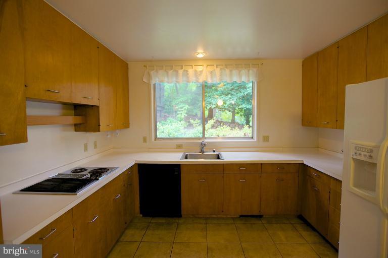 8808 Brook Road McLean, VA 22102 - Photo 24 of 29 Kitchen