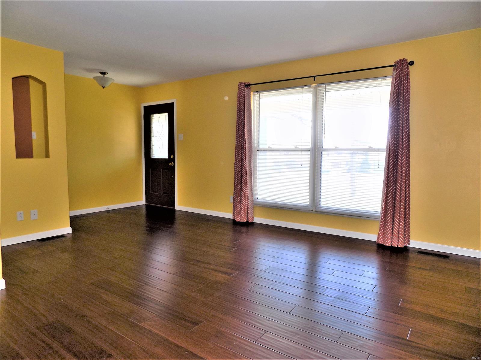 4419 Weber Road St. Louis, MO 63123 - Photo 3 of 31
