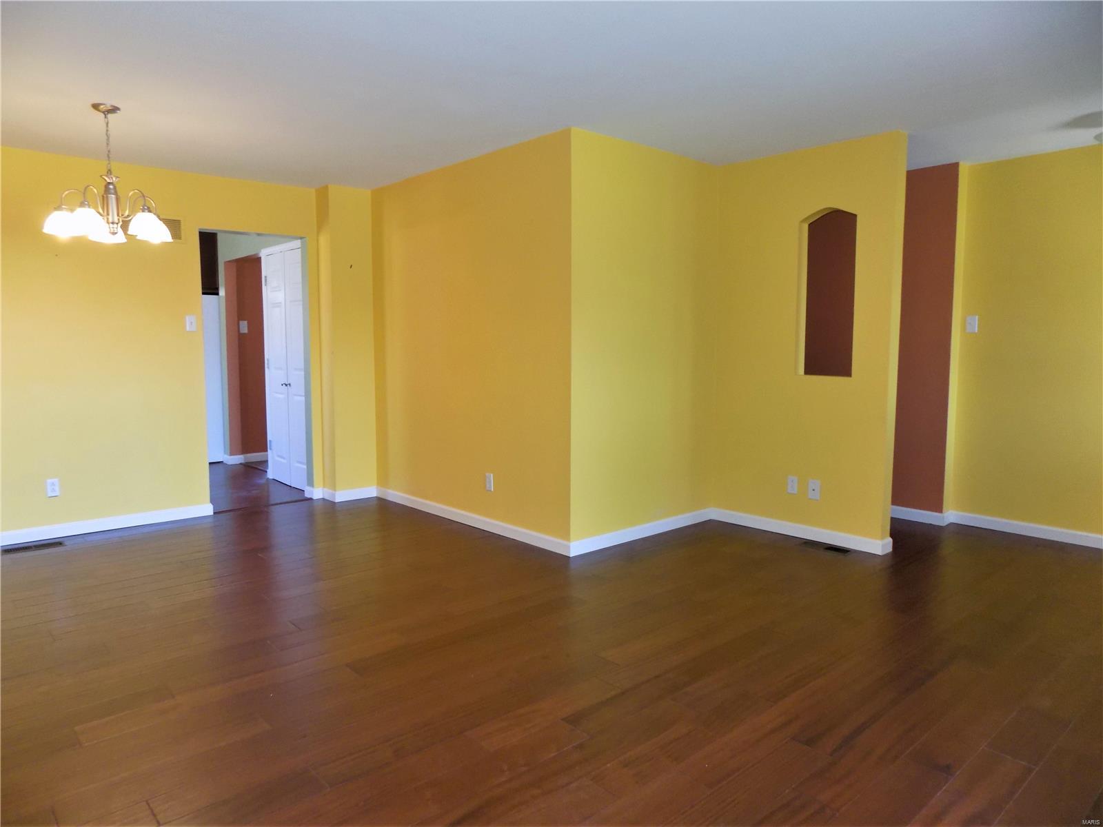 4419 Weber Road St. Louis, MO 63123 - Photo 5 of 31