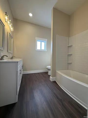 $179,900 | 825 Illinois Street, Bicknell, IN 47512