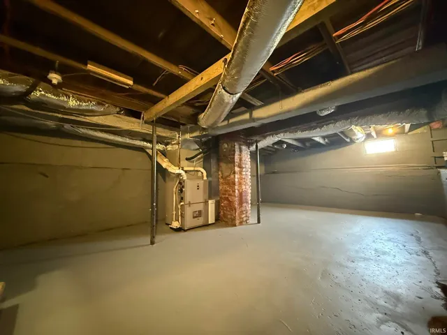 $179,900 | 825 Illinois Street, Bicknell, IN 47512