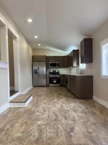 $179,900 | 825 Illinois Street, Bicknell, IN 47512