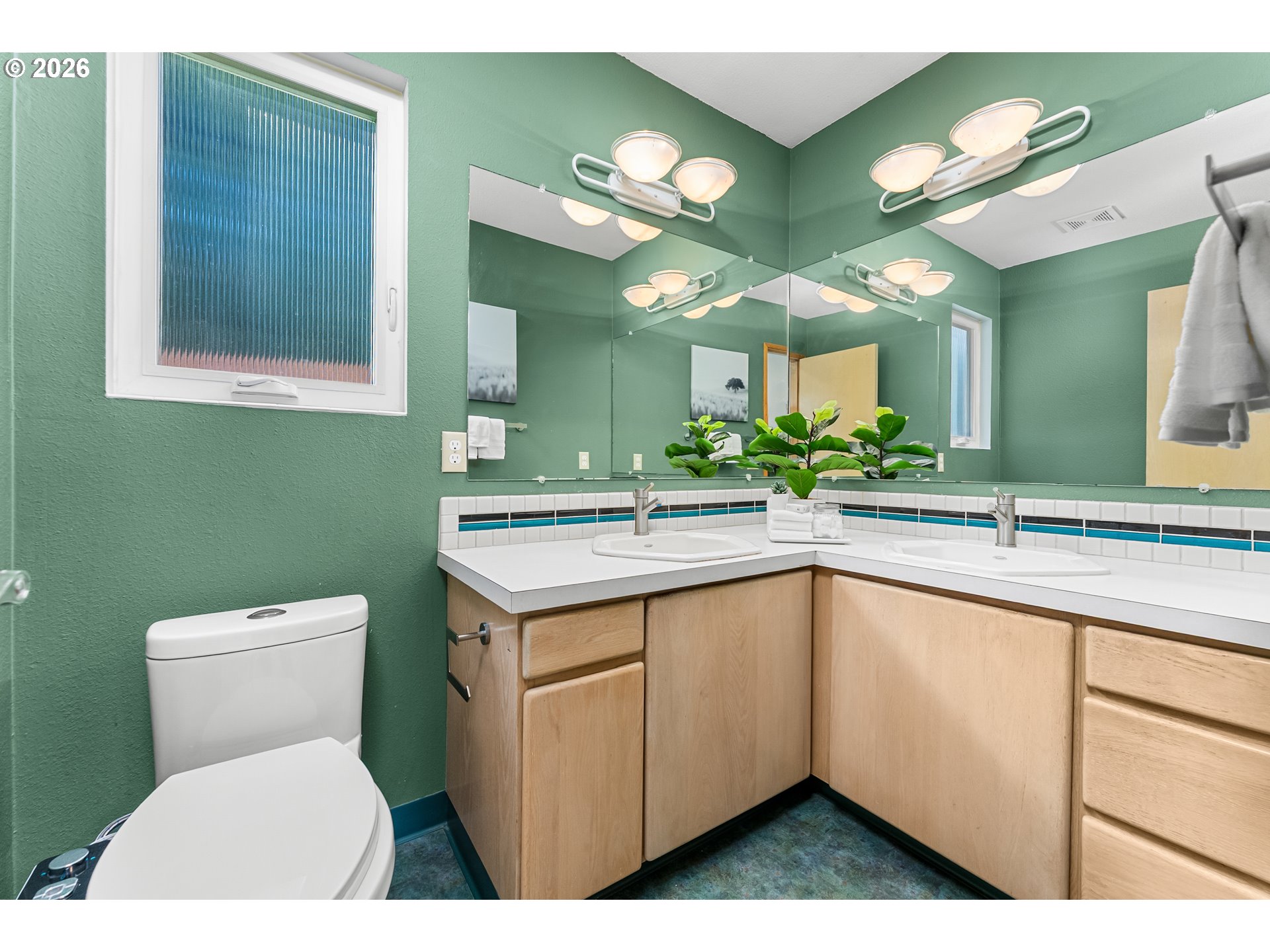 8500 Southwest 184th Loop Beaverton, OR 97007 - Photo 34 of 46 Owner's Suite Bathroom