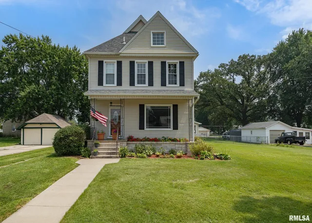 $269,900 | 608 South Oakwood Avenue, Geneseo, IL 61254