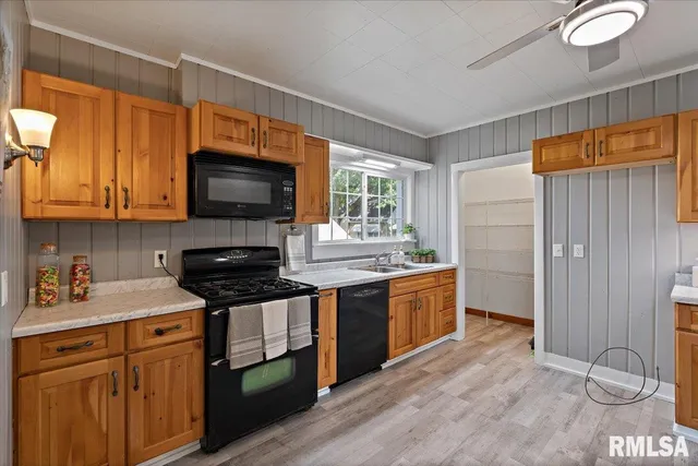 $269,900 | 608 South Oakwood Avenue, Geneseo, IL 61254