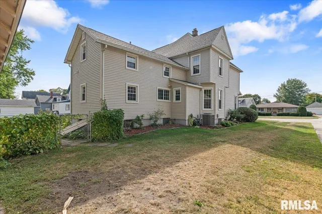 $269,900 | 608 South Oakwood Avenue, Geneseo, IL 61254