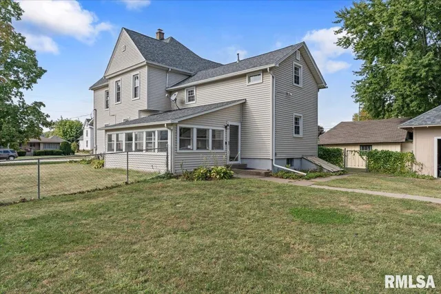 $269,900 | 608 South Oakwood Avenue, Geneseo, IL 61254