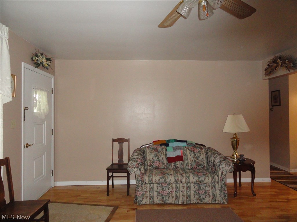 141 Arner Road Chester, WV 26034 - Photo 4 of 26 Living room