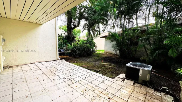 $3,000 | 2246 Nova Village Drive, Davie, FL 33317
