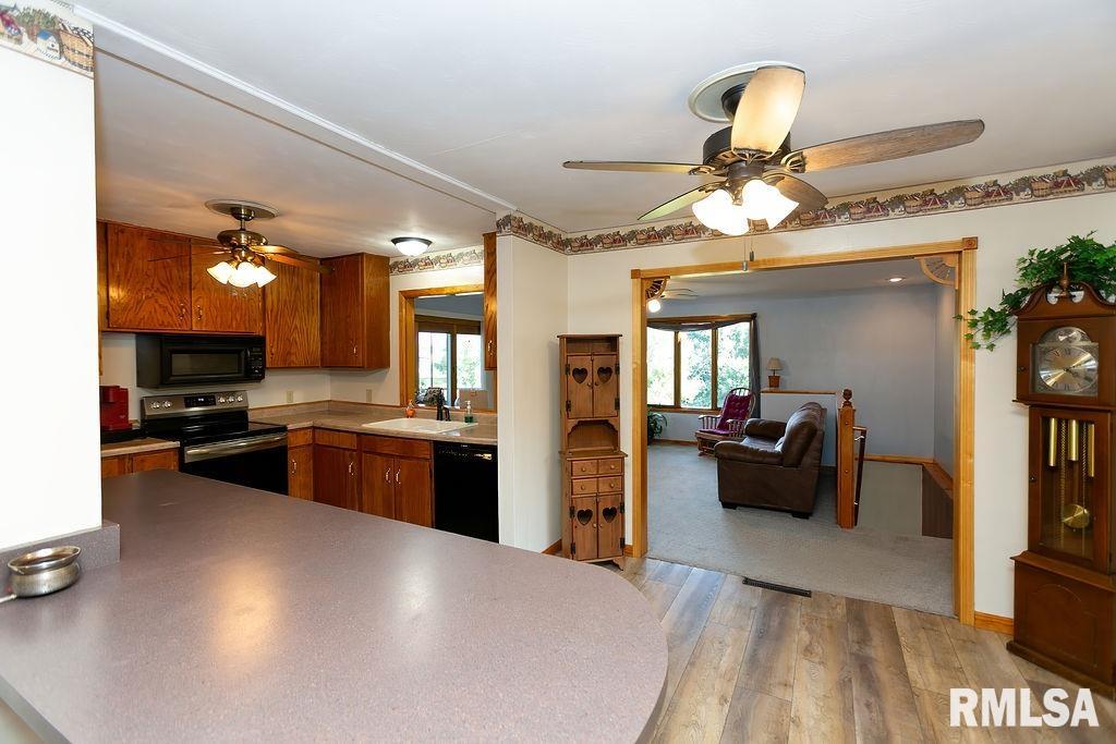 208 Lake Road Eureka, IL 61530 - Photo 14 of 50 Gallery Image 14