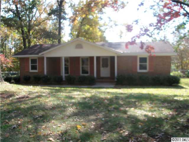 7031 Crossridge Road Charlotte, NC 28214 - Photo 1 of 16 Gallery Image 1