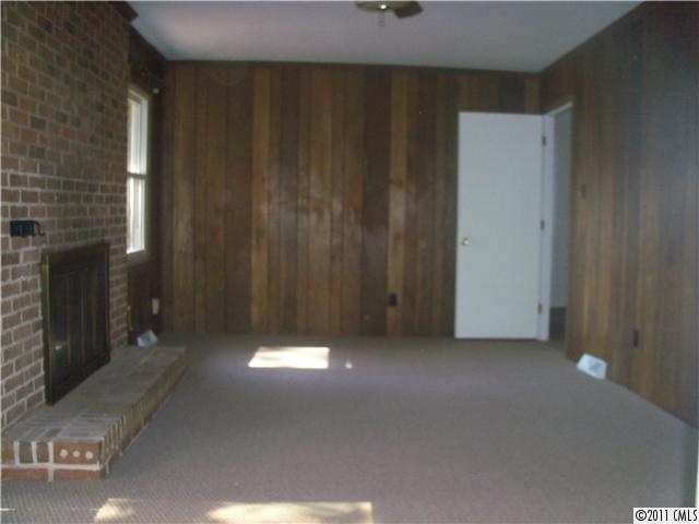 7031 Crossridge Road Charlotte, NC 28214 - Photo 11 of 16 Gallery Image 11