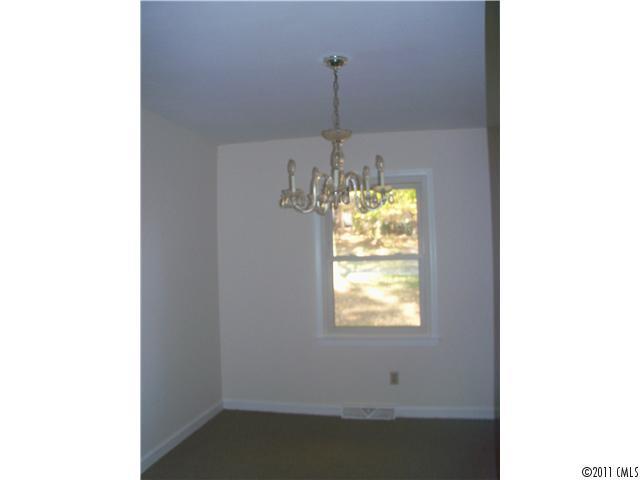 7031 Crossridge Road Charlotte, NC 28214 - Photo 7 of 16 Gallery Image 7