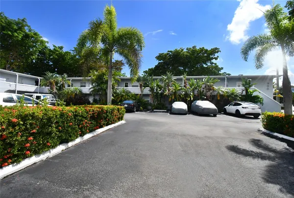 $1,800 | 900 Northeast 26th Street, Unit 7, Wilton Manors, FL 33305