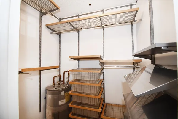 $1,800 | 900 Northeast 26th Street, Unit 7, Wilton Manors, FL 33305