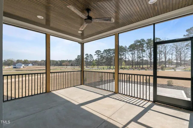 a view of an outdoor space