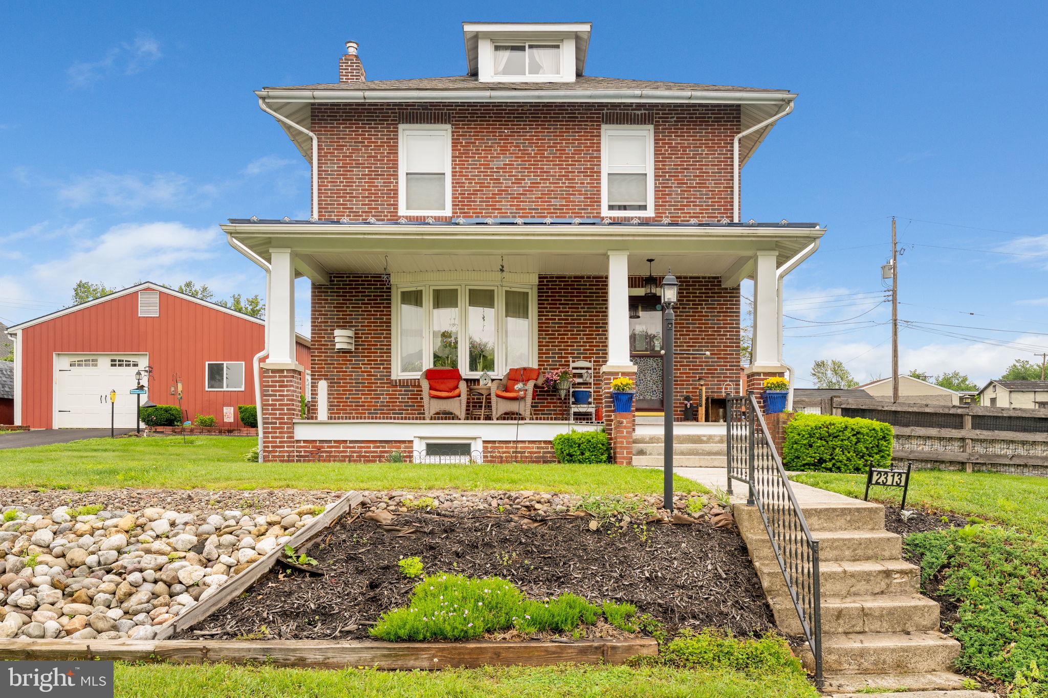 2313 Berkley Road Reading, PA 19605 - Photo 4 of 31