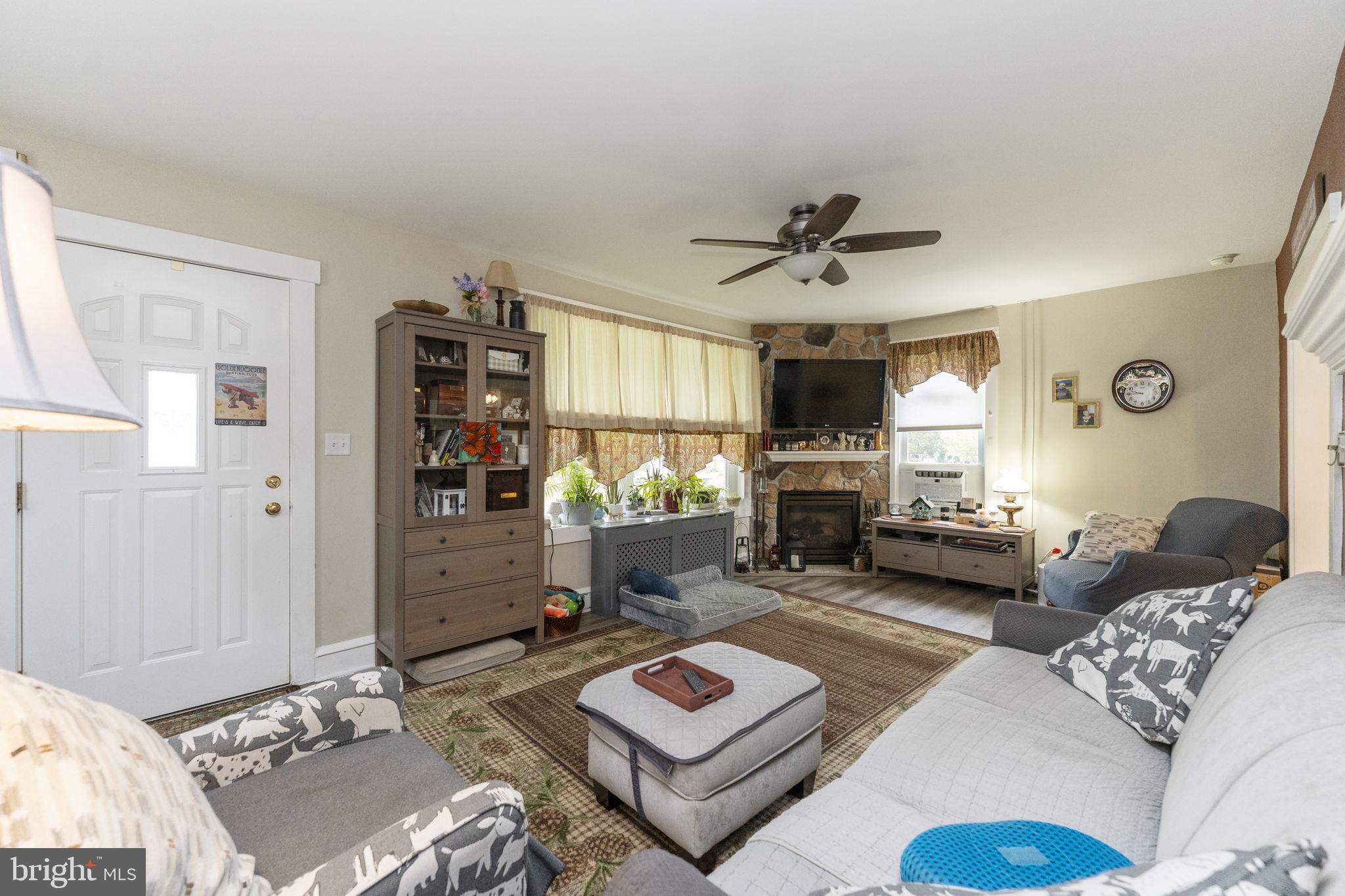 2313 Berkley Road Reading, PA 19605 - Photo 8 of 31