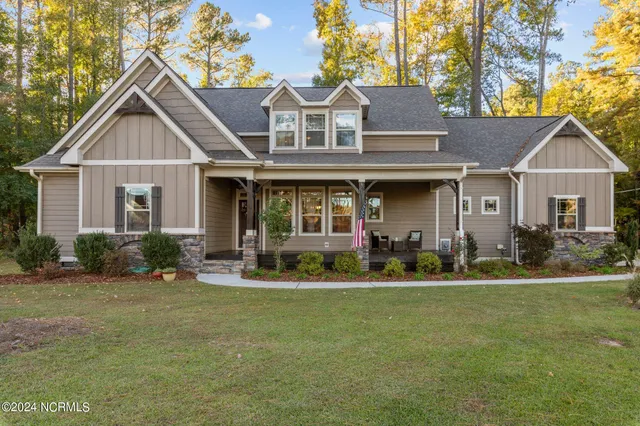 $799,900 | 2 Thagard Lane, Whispering Pines, NC 28327