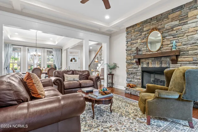 $799,900 | 2 Thagard Lane, Whispering Pines, NC 28327