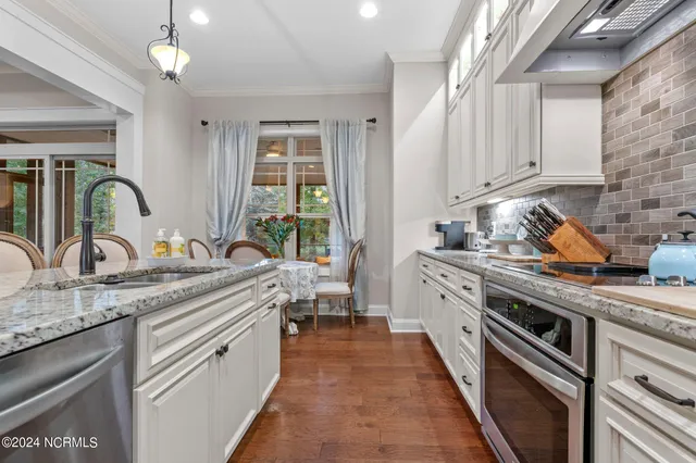 $799,900 | 2 Thagard Lane, Whispering Pines, NC 28327