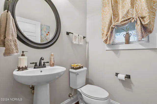 $799,900 | 2 Thagard Lane, Whispering Pines, NC 28327