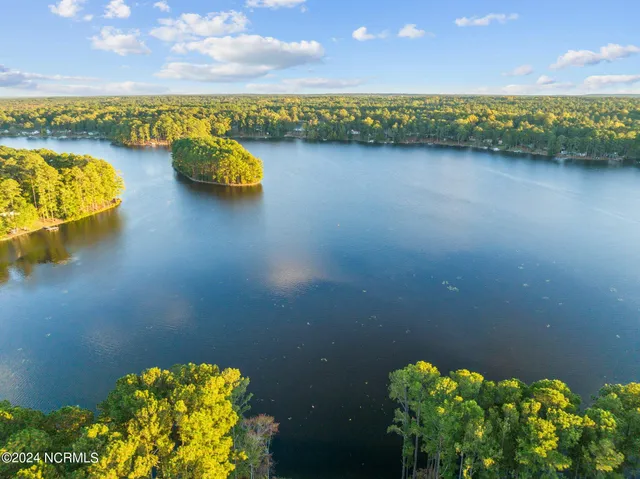 $799,900 | 2 Thagard Lane, Whispering Pines, NC 28327