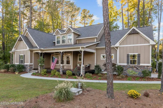 $799,900 | 2 Thagard Lane, Whispering Pines, NC 28327