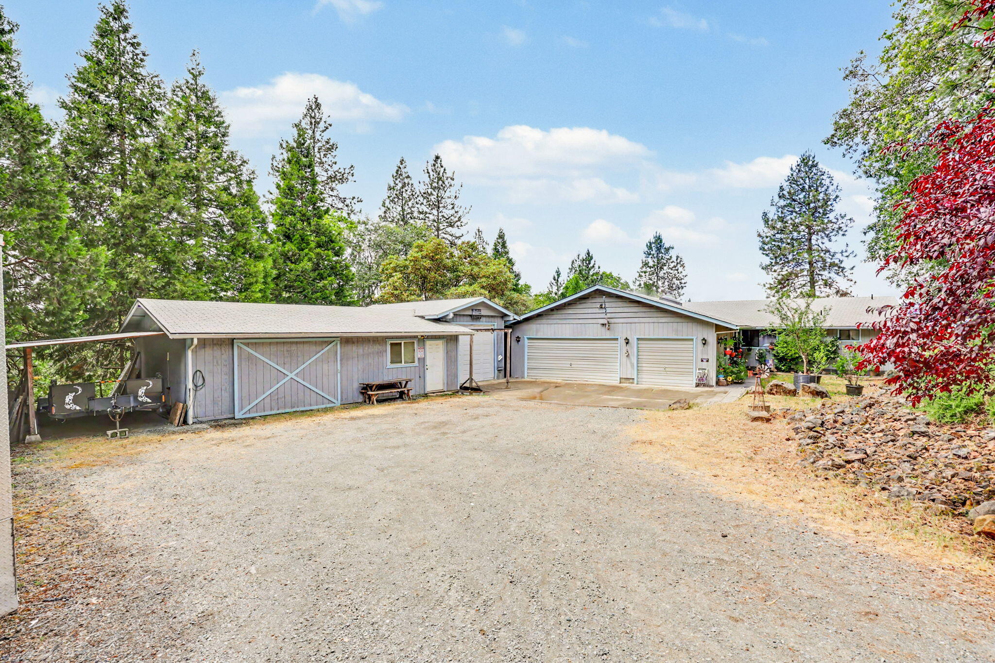 758 Summit Loop Grants Pass, OR 97527 - Photo 39 of 40