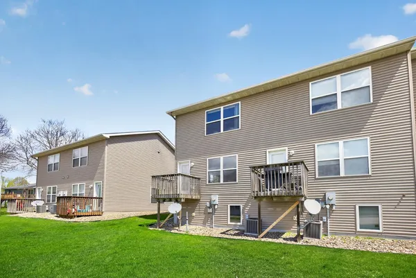 $295,000 | 2067 26th Avenue Northwest, Rochester, MN 55901