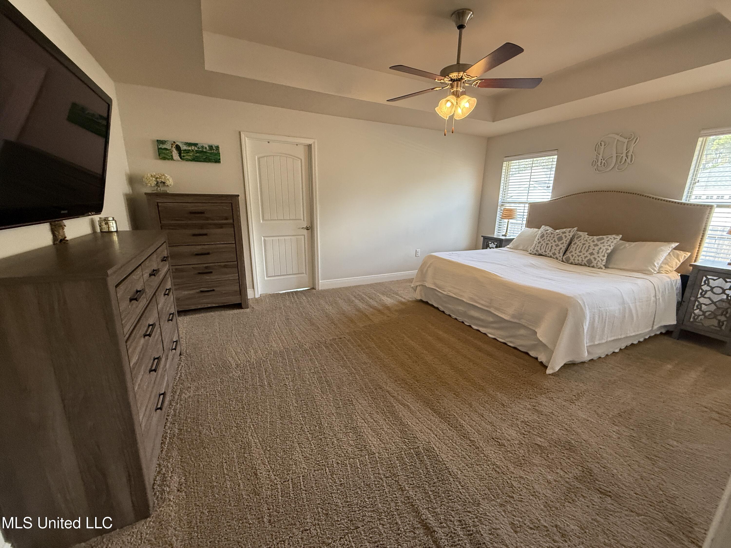 6269 Roxanne Way Biloxi, MS 39532 - Photo 12 of 27 12 Master Bedroom