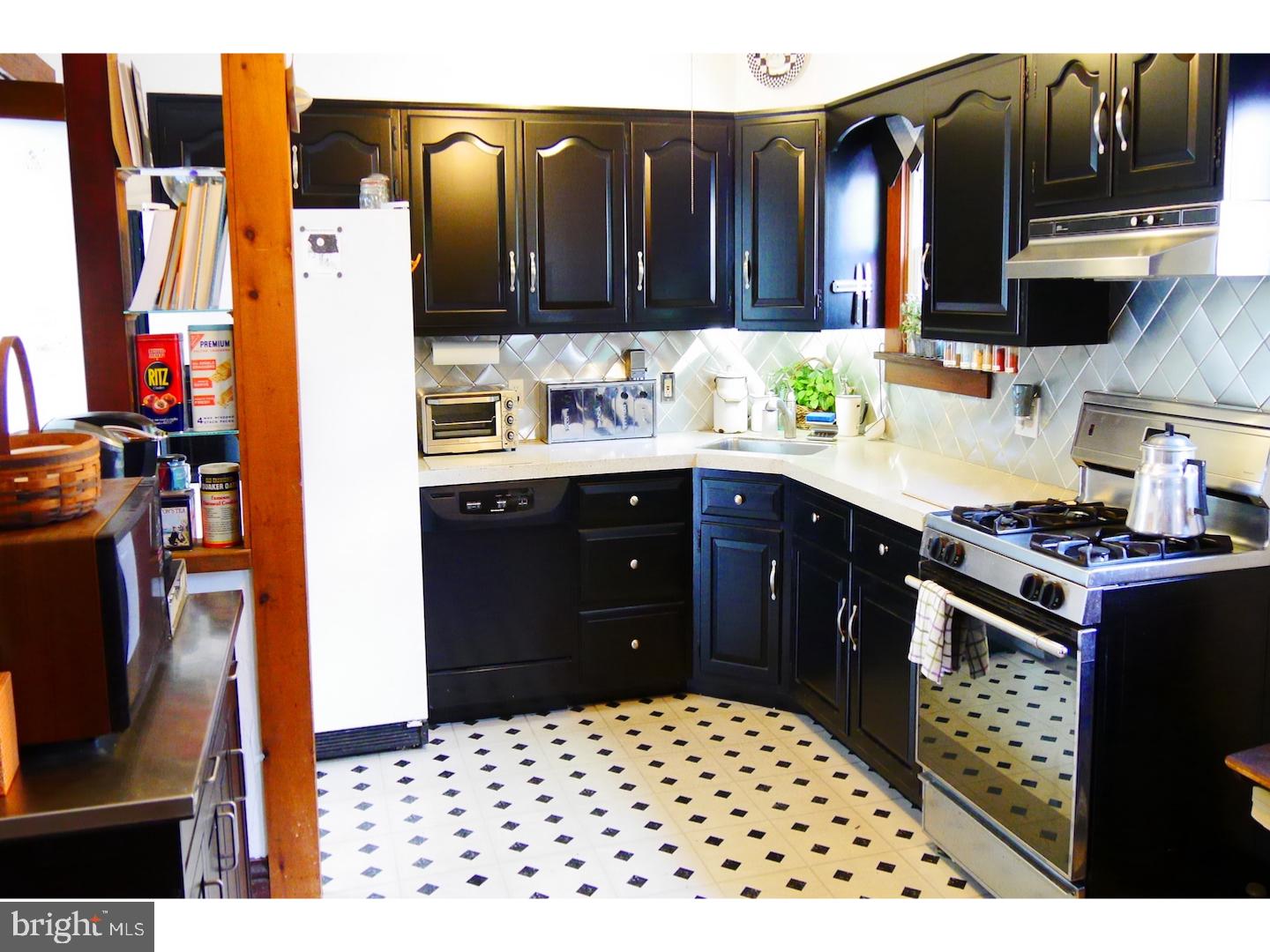411 Kathmere Road Havertown, PA 19083 - Photo 10 of 25