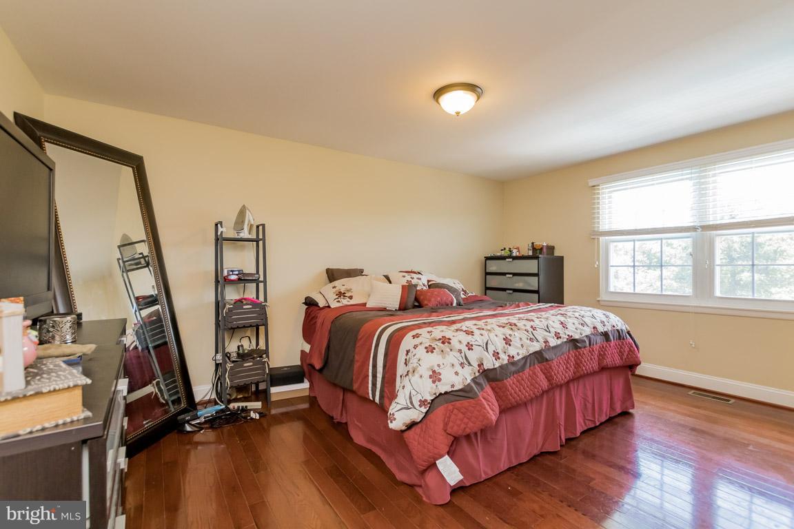5 Vicky Court Baltimore, MD 21236 - Photo 15 of 30 Hardwood in all Bedrooms