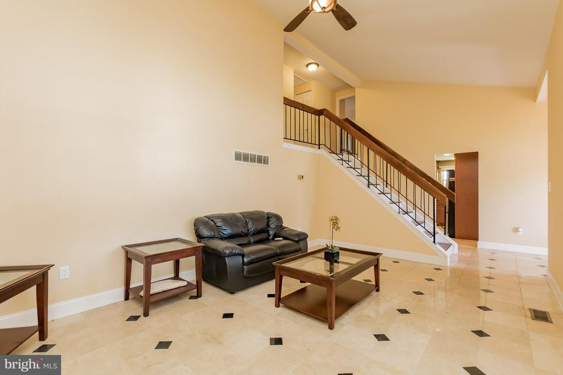 5 Vicky Court Baltimore, MD 21236 - Photo 17 of 30 Marble Floors