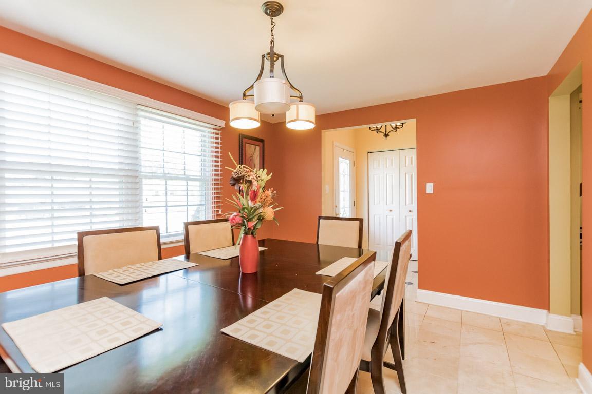 5 Vicky Court Baltimore, MD 21236 - Photo 20 of 30 Dining Room