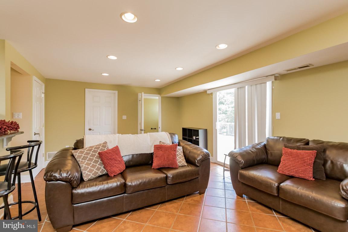 5 Vicky Court Baltimore, MD 21236 - Photo 22 of 30 Half Bath close by