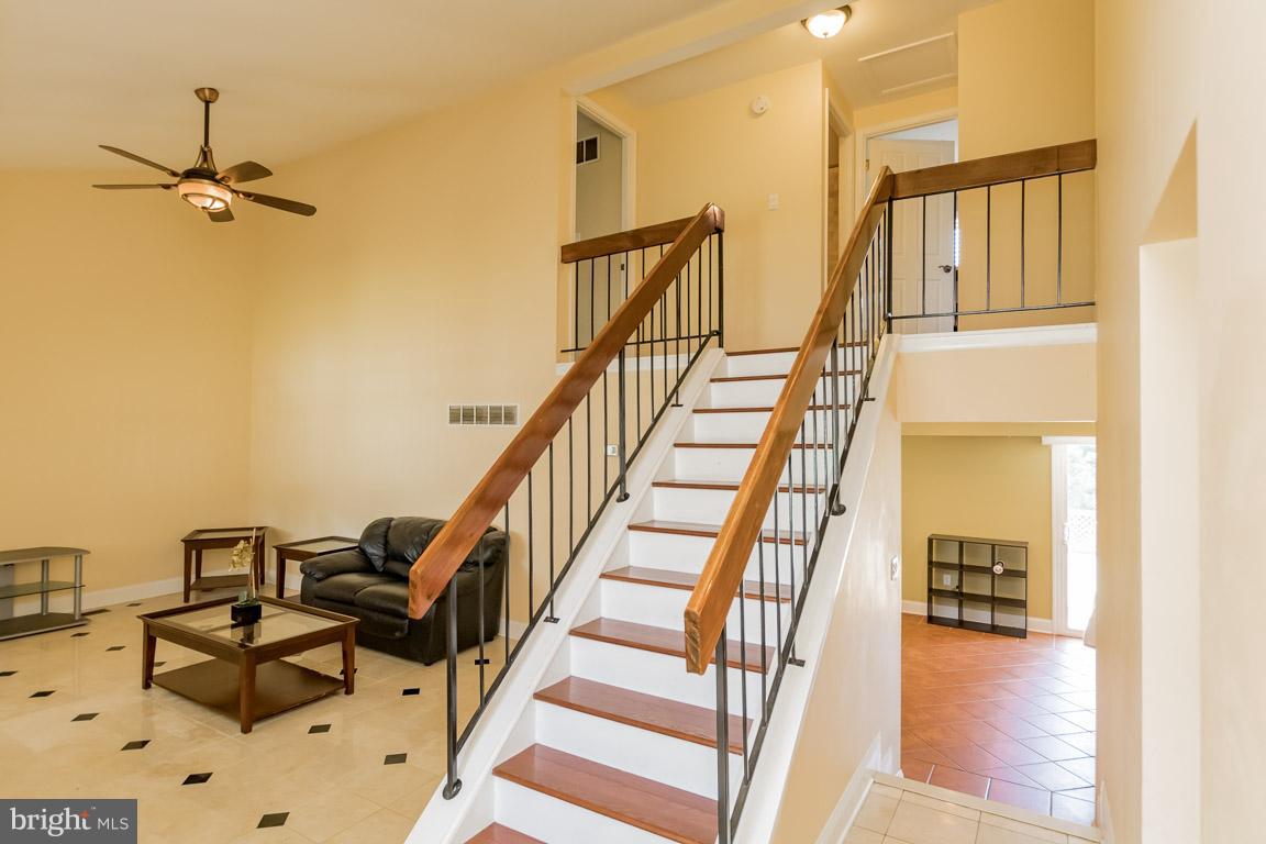 5 Vicky Court Baltimore, MD 21236 - Photo 9 of 30 Open Layout and Stairs
