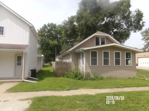 $74,000 | 215 1st Avenue, Lyndon, IL 61261