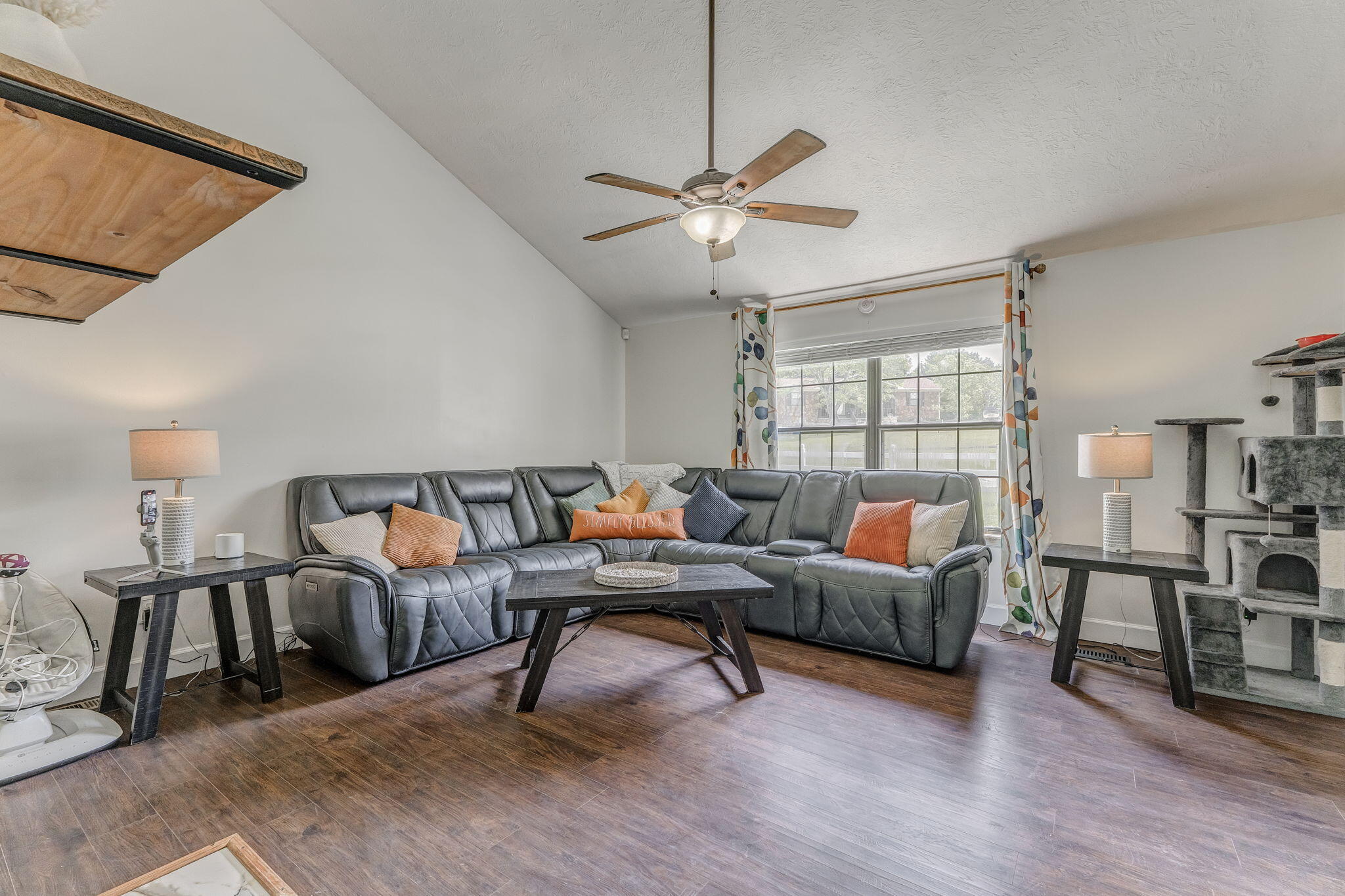 15 Pine Street Ringgold, GA 30736 - Photo 7 of 27 living room 1 15