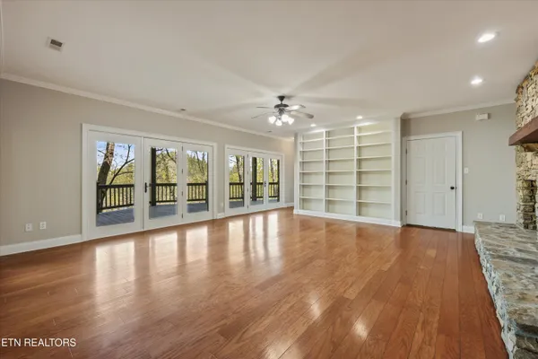 $849,400 | 865 Stonegate Way, Townsend, TN 37882