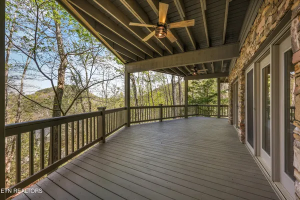 $849,400 | 865 Stonegate Way, Townsend, TN 37882