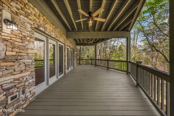 $849,400 | 865 Stonegate Way, Townsend, TN 37882