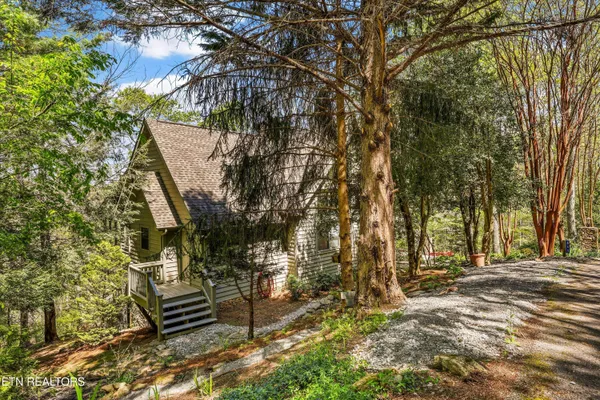 $849,400 | 865 Stonegate Way, Townsend, TN 37882