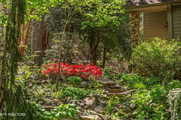 $849,400 | 865 Stonegate Way, Townsend, TN 37882