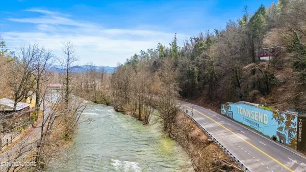 $849,400 | 865 Stonegate Way, Townsend, TN 37882